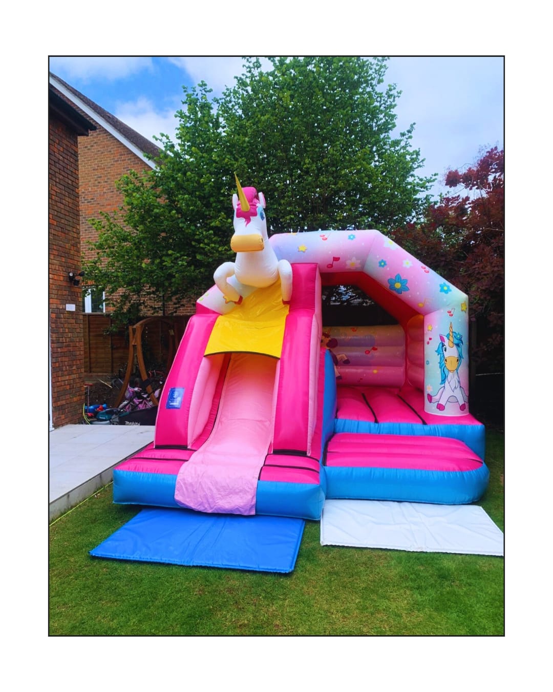bouncy Castle Hire London Unicorn front slide bouncy castle hire
